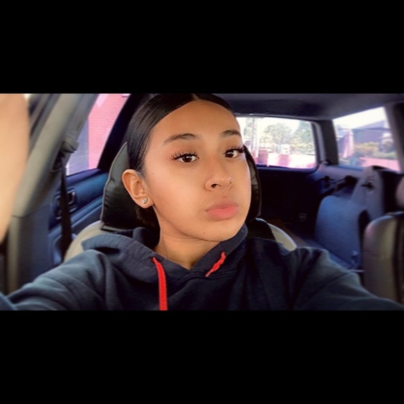 Meet your Posher, Vicky - Picture 1 of 1